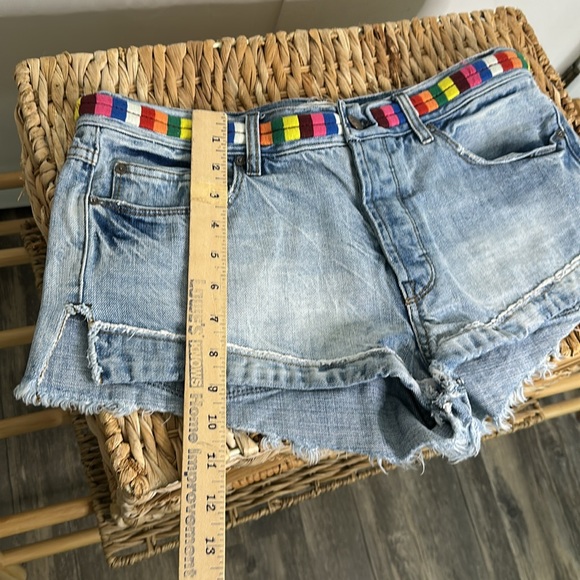 Free People Blue Jean Shorts with‎ Colorful Waistband size 28 - Picture 7 of 9